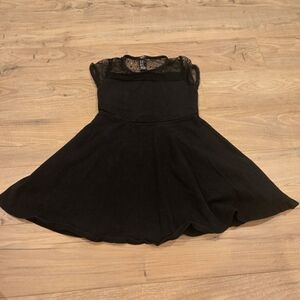 Girls Dress Mesh Line Over The Shoulders Size 5/6